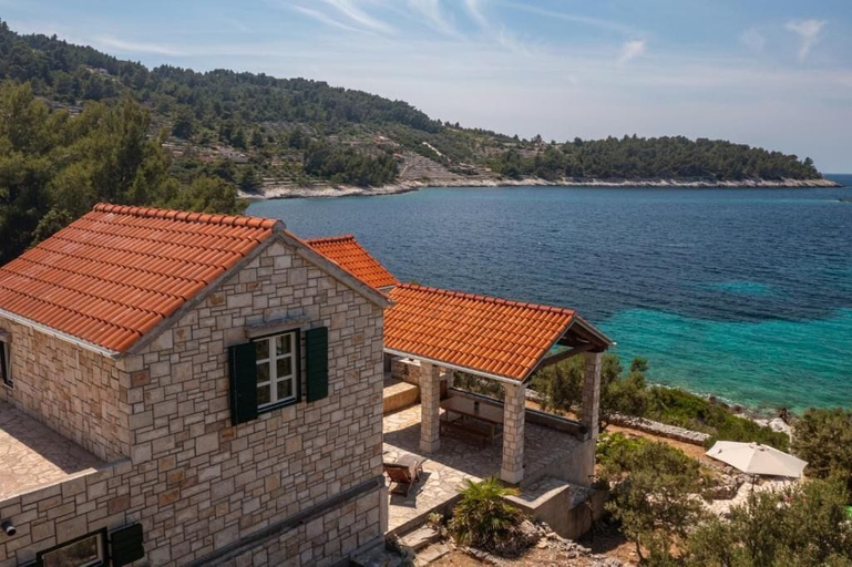 Others 5, Villa Insula, Vela Luka