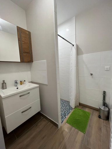 Bedroom 5, Appartement renove a 15 min de Lyon, Rhône