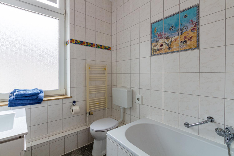 Bathroom 4, Voyage Pension, Leipzig