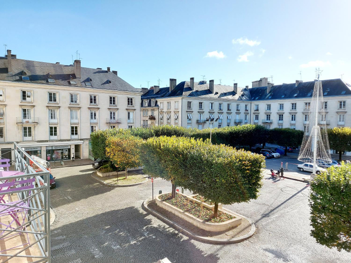 Hotel Mondial, Indre-et-Loire