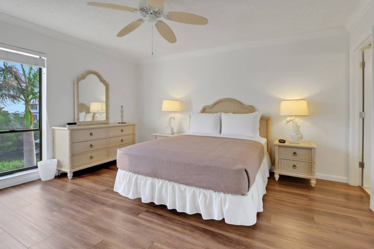 Bedroom 5, 21400 Bay Village Dr 204, Lee