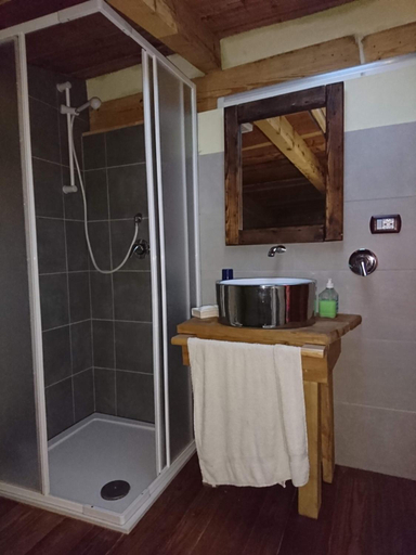 Bathroom, Chalet Morier, Cuneo