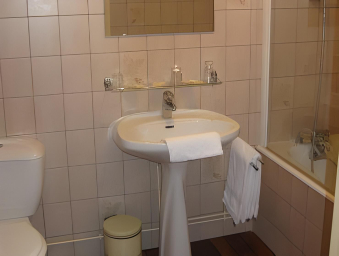 Bathroom 5, Hotel Cheval De Bronze, Vosges
