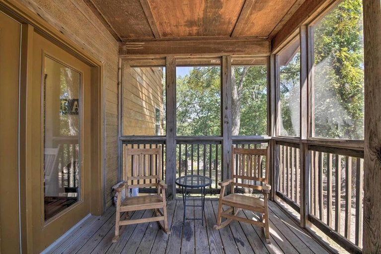 Others 5, Cozy 'Rustic River Lodge' Near SDC with Pools!, Stone
