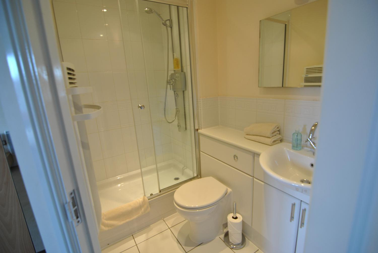 Bathroom 3, Trevelyan Court Apartments Windsor, Slough
