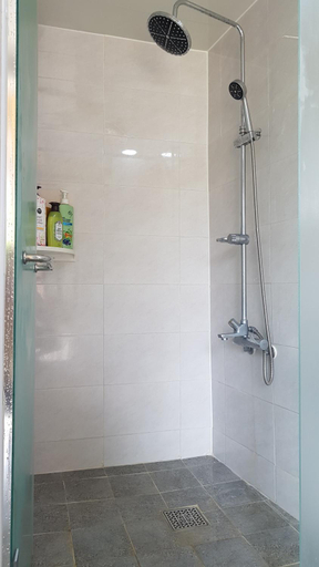 Bathroom 3, Moonlight House, Cheongsong