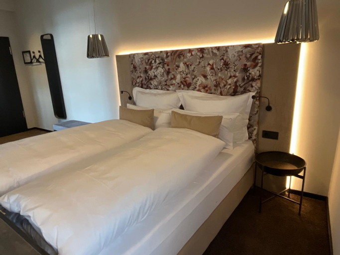 Bedroom 16