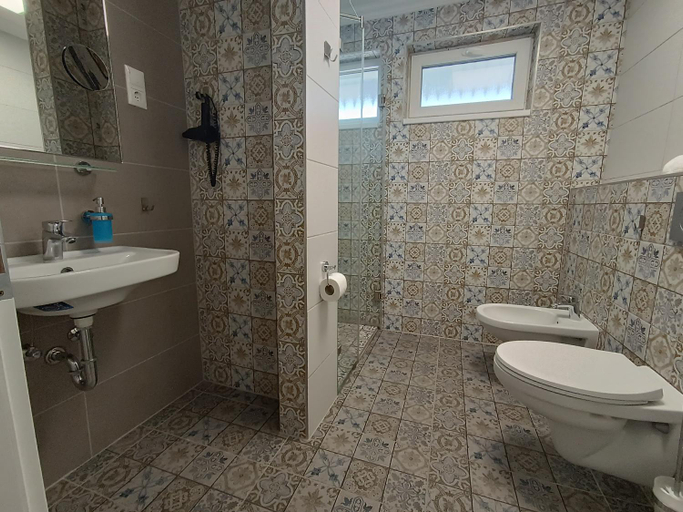 Bathroom 3, Wegzen, Hévíz/Keszthely