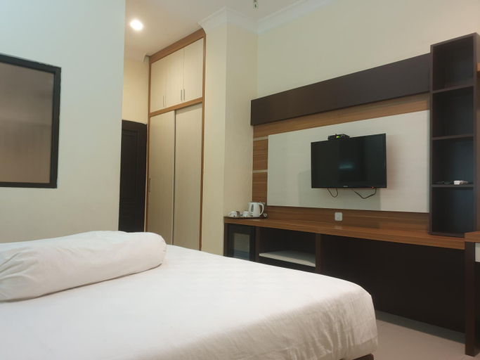 Bedroom 12