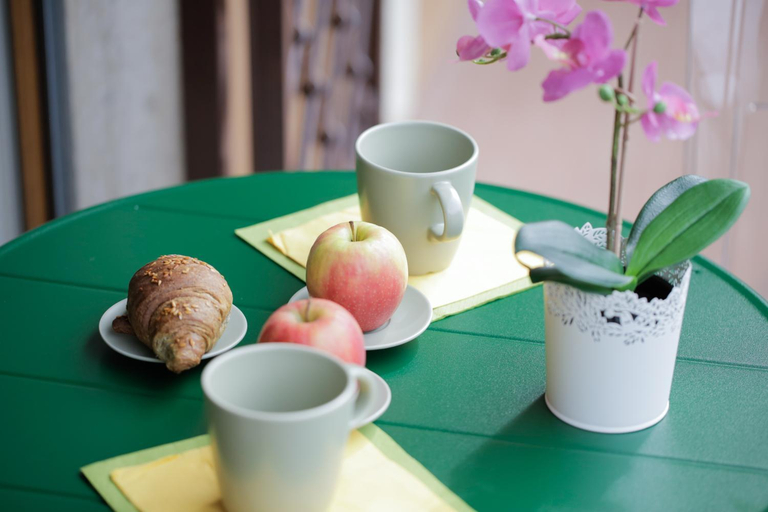 Food & Drinks 4, [New Modern Flat] 10 minutes walk from Central Station, Milano