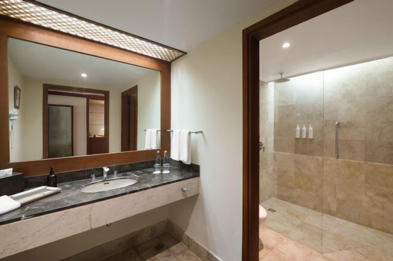 Bathroom 11