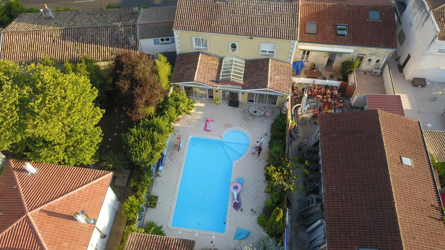 Others 2, Bienvenue chez Lilaroma, Gironde