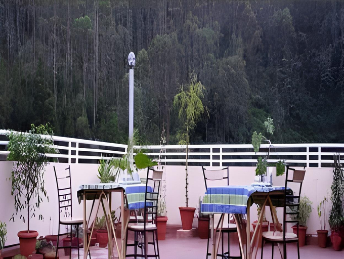 Food & Drinks 5, Las Palmas, Idukki