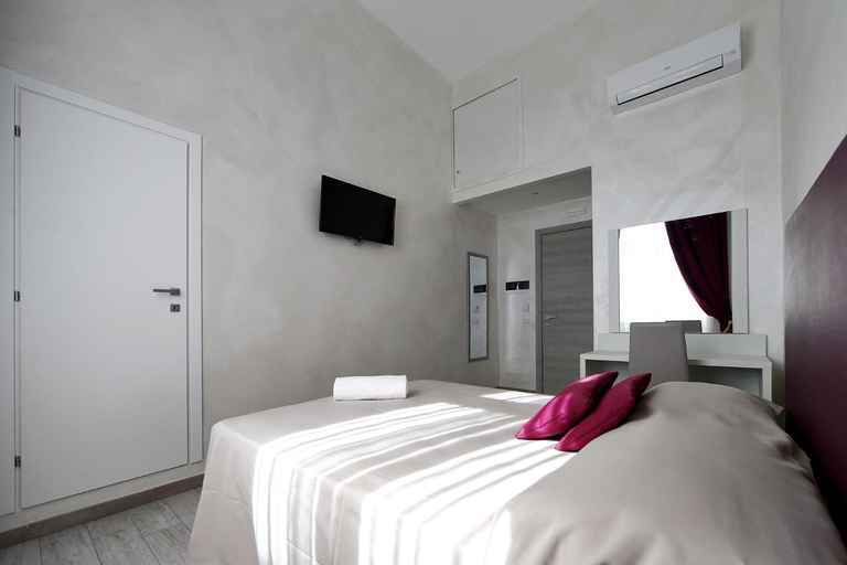 Bedroom 3, 47 Steps, Rome