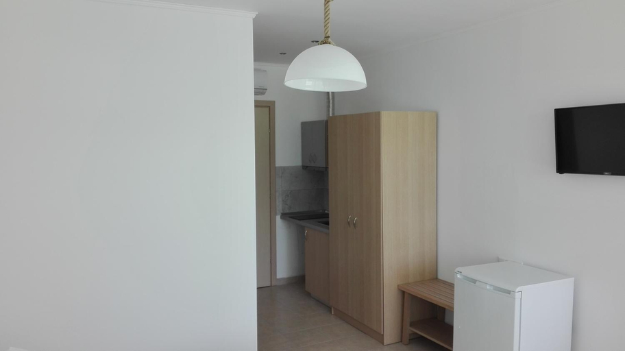 Others 5, Bluegreen Studios, East Macedonia and Thrace