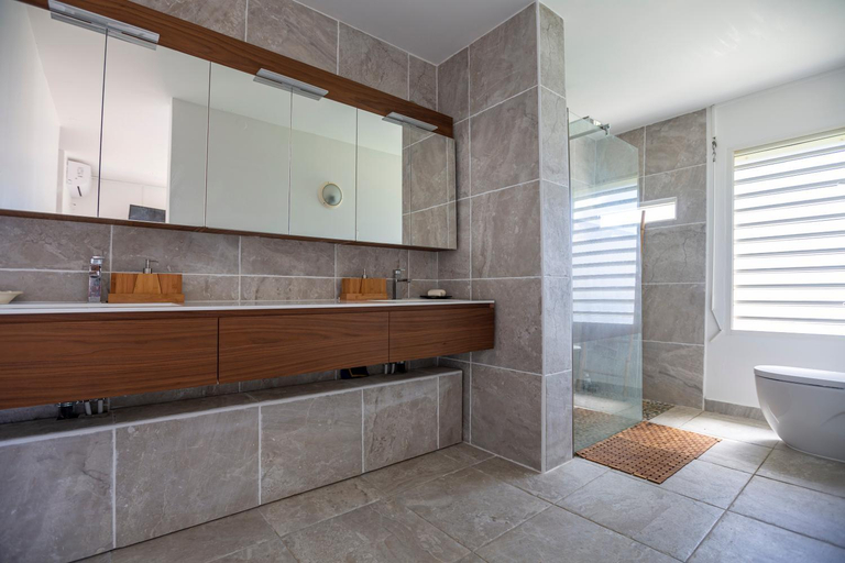 Bathroom 2, JOULOUKA, Trois-Rivières
