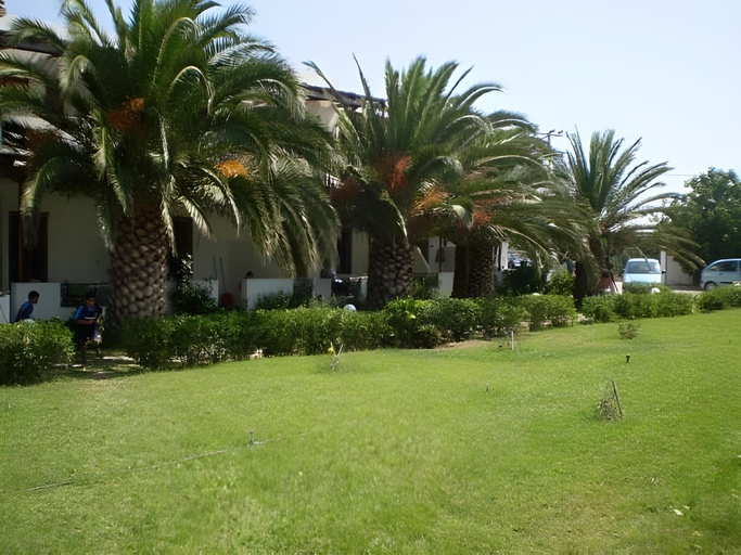 Others 5, Meroi Studios Molos, Central Greece