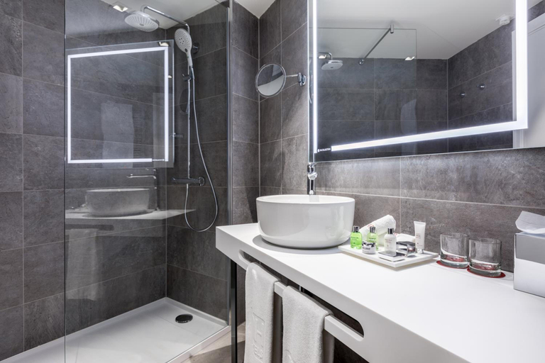 Bathroom 3, NH Collection Brussels Grand Sablon, Bruxelles