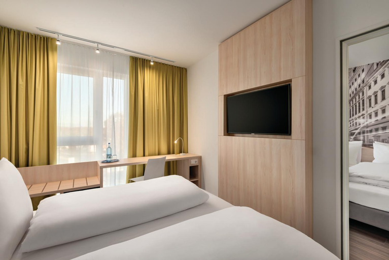Bedroom 3, Super 8 by Wyndham Augsburg, Augsburg