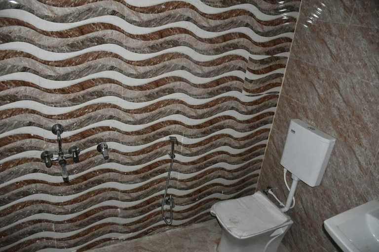 Bathroom 3, Om palace, Allahabad