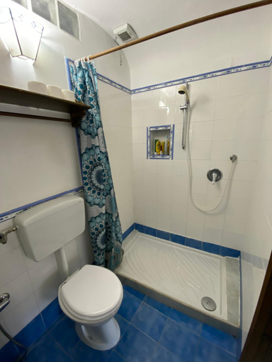 Bathroom, Quiet and comfortable apartment in Palermo city centre, Palermo
