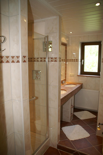 Bathroom 4, Pension Heidi, Zell am See