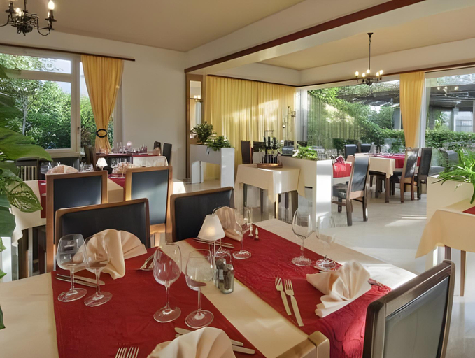 Food & Drinks 5, Ascona Lodge, Pool & Garden Retreat, Locarno