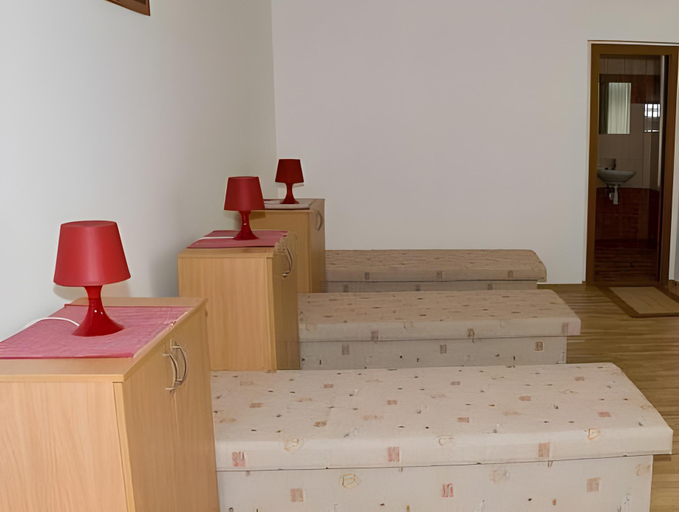 Others 3, Hyde Park Hostel, Bratislava I