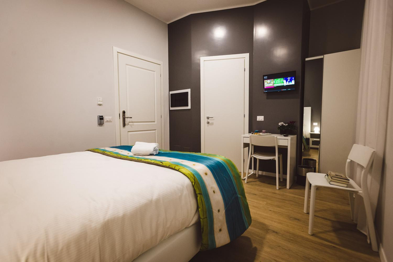 Bedroom 2, Angelina Rooms in Rome, Rome