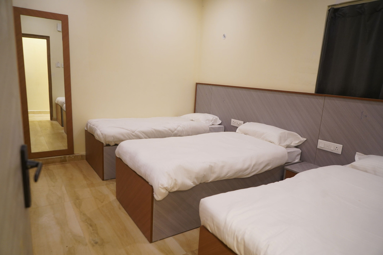 Bedroom 3, Hotel Aroma, Kaushambi