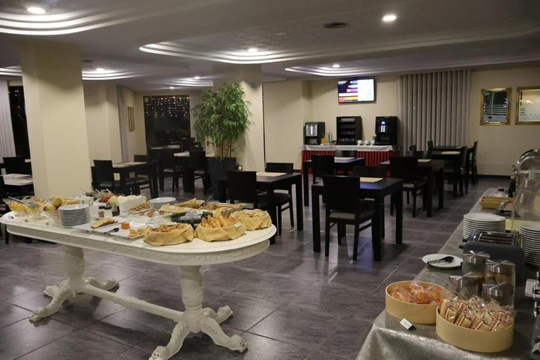 Food & Drinks 3, Hotel Sanhtyago Trofa, Trofa