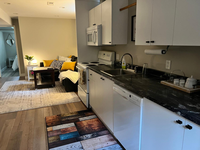 Kitchen 5, Yellow Door Suite, Comox-Strathcona
