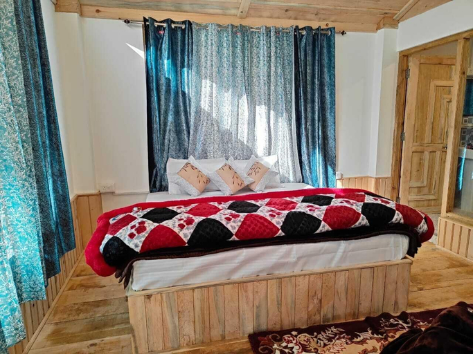 Bedroom 2, Wild Rupi, Kullu