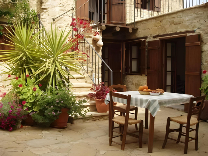 Food & Drinks, Kleanthis House, Larnaca
