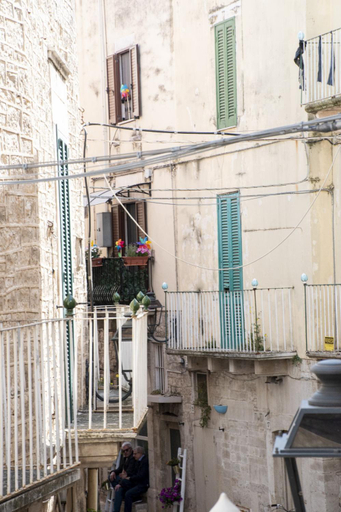 Others 3, Intrecci B&B, Bari