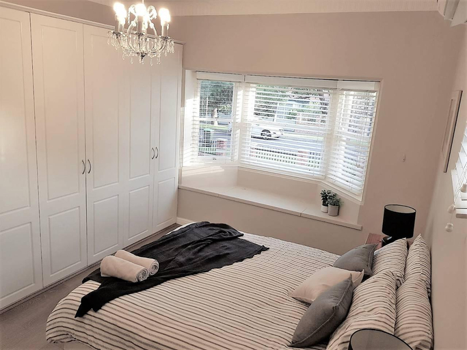 Sport & Beauty, 4 BR Strathfield Home Near Sydney Olympic Park, Strathfield
