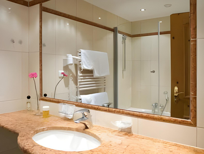 Bathroom 3, Sonnenhof Genusshotel & Appartements, Schwaz