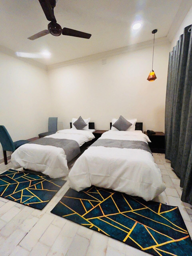 Bedroom 2, Hotel 7 Cr, Vadodara