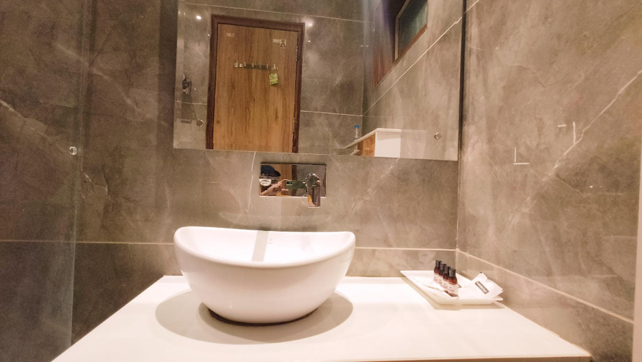 Bathroom 2, Blessings Hotel, Amritsar