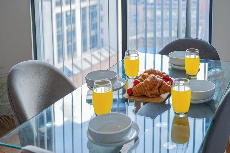Food & Drinks 5, Sheffield 11th Floor City View Apartment, Sheffield