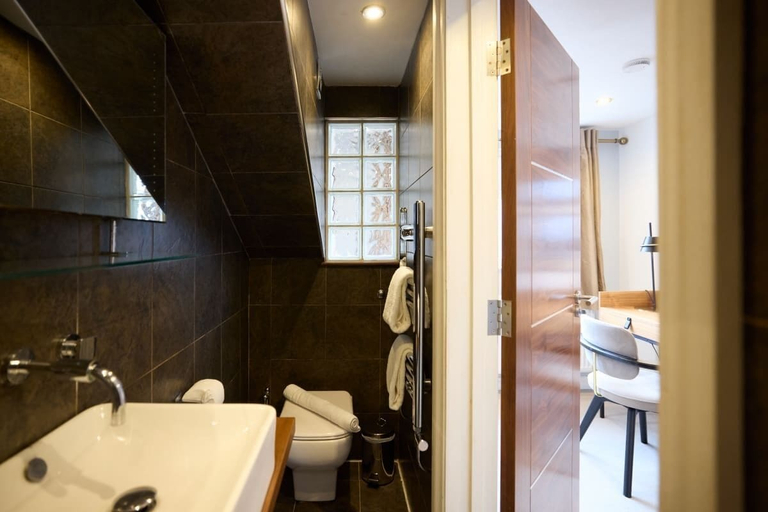 Bathroom 3, The Kensal Green Place - Modish 2bdr Flat With Study Room, London