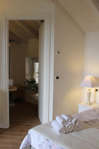 Bedroom 2, La Piccola Corte Malpensa, 8 minuti d'auto, Varese