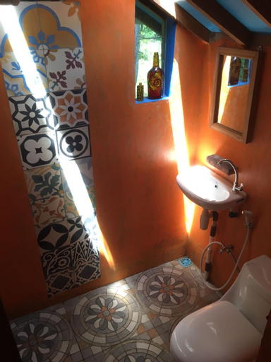 Bedroom 3, VH Surf Camp, Pacitan