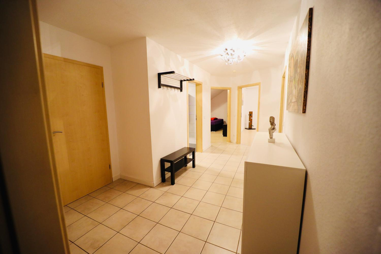 Others 4, Generous Apartment with own parking Space, Paderborn