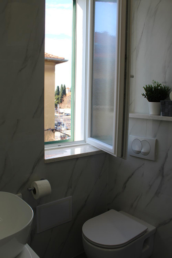 Bathroom 2, The Site apartments, Split