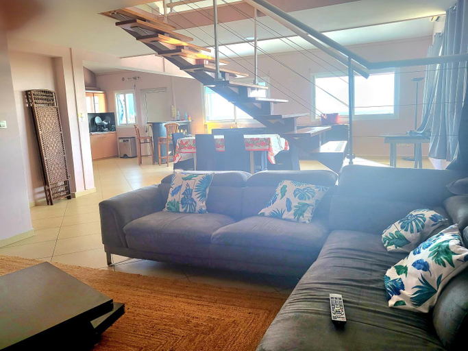 Facilities 5, Meuble Sainte Suzanne, Sainte-Suzanne