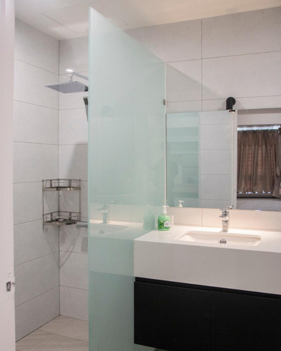 Bathroom 4, Penthouse Monarchy Apartment, Da Nang