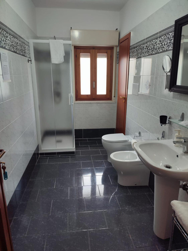 Others 4, B&B CasaBuddace, Messina