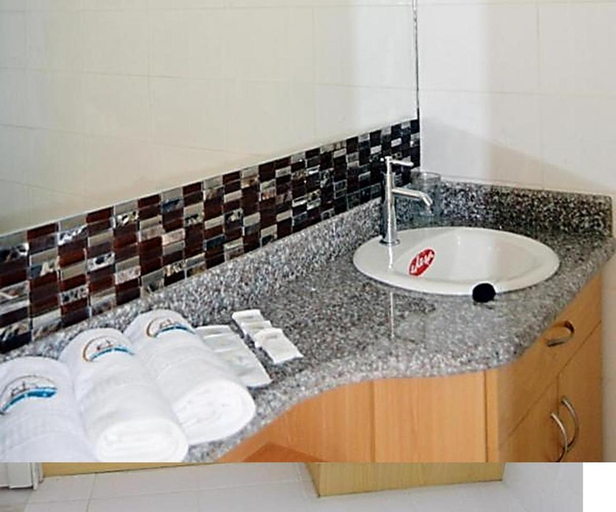 Bathroom 3, Hotel Crucero, Pedernales