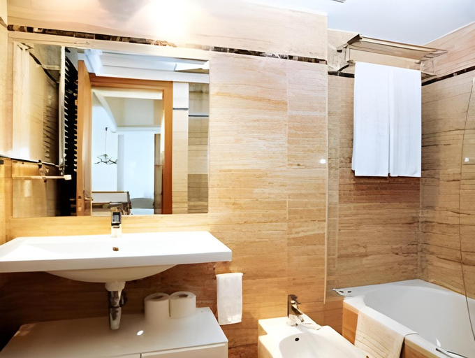Bathroom 4, Les Dunes Suites, Alicante